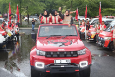 Tanggap Bencana, Tri Rismaharini Apresiasi Sopir Ambulans yang Bekerja Tanpa Libur dan Tanpa Pamrih