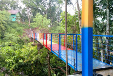 Perluas Akses Kehidupan Desa, Telkom Rekonstruksi Jembatan Gantung di Cimahpar Sukabumi