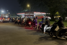 Dikira Harga BBM Naik 1 April 2026, Warga Serbu SPBU Antre Sampai Bawa Jerigen