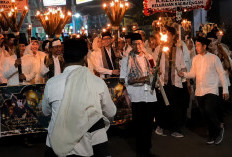 Viral Pawai Obor 1 Muharam di Purwakarta Berujung Petaka, Wajah Peserta Terbakar Saat Atraksi Api