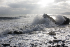 Waspada Storm Surge! Aktivitas Nelayan di Selatan Bali Harus Dihentikan, Ini Dampak Bahayanya