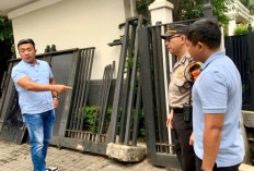 BRAK! Pagar Rumah Jusuf Kalla di Jaksel Ditabrak Pengemudi Mobil Gegara Ngantuk