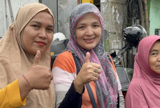 Momen Emak-emak Histeris Saat Prabowo Subianto Sapa Warga Palmerah