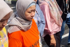 Penampakan Meita Irianty Pakai Baju Tahanan, Bos Daycare Depok yang Tega Siksa Anak