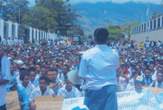 Heboh! Siswa di Papua Demo Tolak MBG: Kami Bisa Cari Makan Sendiri!