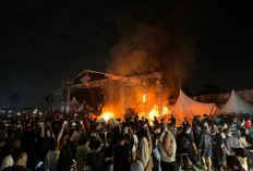 Festival Musik di Pasar Kemis Berakhir Ricuh, Panggung Dibakar Penonton! 