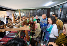 Dari Klaten ke Pasar Dunia, LPDB Koperasi Dorong Lurik Prasojo Naik Kelas