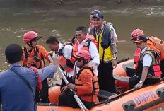 Tinjau Titik Banjir, Gubernur Andra Soni Ajak Sachrudin dan Benyamin Davnie Susuri Kali Angke 