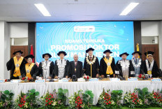 Universitas Esa Unggul Gelar Sidang Terbuka Lulusan Perdana Program Doktor Ilmu Manajemen