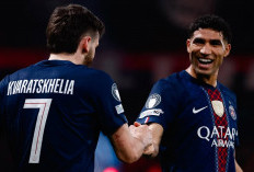 Liverpool Tumbang di Paris, Gol Indah Kvaratskhelia Curi Perhatian