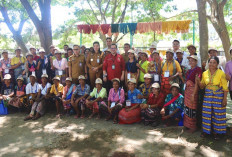 BNPP RI Tingkatkan Daya Saing Tenun Ikat Belu dan UMKM Perbatasan di PLBN Motaai