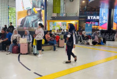 Antisipasi Puncak Nataru, Ribuan Penumpang KA Serbu Stasiun Gambir H+1 Natal