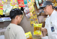 Pastikan Harga Sesuai HET, Wakil Direktur Utama BULOG Tinjau Pasar Sei Sikambing Medan