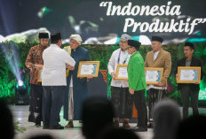 Puncak Harlah ke-27 PKB, Prabowo Anugerahi 5 Pesantren Salafiyah yang Siap Hadapi Era 4.0