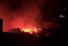 Rumah Tinggal di Palmerah Kebakaran, 20 Personel Damkar Dikerahkan