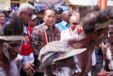 Menkop Resmikan Operasional Kopdes Merah Putih di Atuka Mimika, Papua Tengah