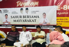 Pererat Silaturahmi, Ketua Dewan Pembina PSI Banten Sahur Bersama Warga