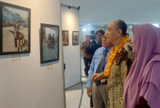 Mahasiswa Undira Asah Skill Fotografi Lewat Pameran Lens of Humanity: Human Interest