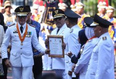 Pemprov DKI Jakarta Raih Penghargaan Kemendagri 2025, Rano Karno Tegaskan Komitmen Layanan Publik