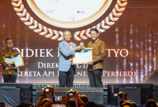 Dirut KAI Didiek Hartantyo Raih Best of The Best Marketeer of The Year 2024