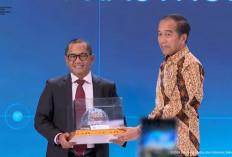 Presiden Jokowi Dinobatkan Sebagai Bapak Konstruksi Indonesia