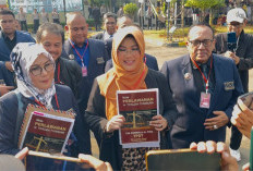 Dokter Tifa Hadiri Sidang Lanjutan Kasus Dugaan Ijazah Palsu Jokowi, Bawa 37 Nota Perlawanan