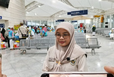 Haji Mabrur, Pesan Ustadzah Anis Saat Lepas Jemaah di Bandara Madinah