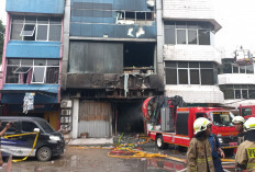 Situasi Mencekam di Area Kebakaran Kemayoran, Mobil Ambulans Bolak-balik Angkut Jenazah Korban