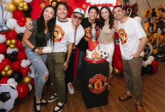 Wulan Guritno Peluk Mesra Ariel NOAH saat Ultah, Sepatu Couple Asri Welas dan Desta Bikin Salfok