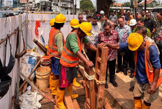 Pramono Targetkan Jakarta Bebas Kabel Udara dalam Lima Tahun