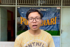 Pemilik Warteg di Kembangan Ini Pasrah Lauk-lauk Gak Laku Akibat Banjir Sepaha Orang Dewasa