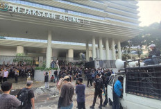 Febrie Adriansyah Belum Ditahan Meski Tersangka, Desakan ke Kejagung Kian Menggema