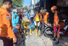 Pencarian Hari Kedua, Bocah Terseret Arus Selokan di Tangerang Belum Ditemukan