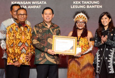 Raja Ampat Raih Penghargaan Wisata Populer di Disway Awards 2025