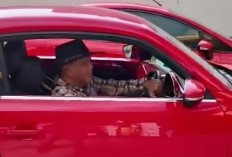 Santai! Eggi Sudjana Segar Bugar Naik Volkswagen Merah di Malaysia, Roy Suryo: Videonya 'Asli' 