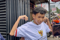 Momen Polos Pelajar SMPN 16 Terima Kaos dari Presiden Prabowo: Seneng Banget Ya Allah!