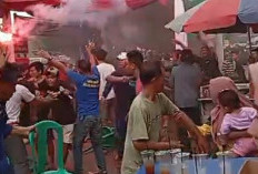 Viral! Final Tarkam di Jatimulya Bekasi Rusuh, 2 Suporter Bentrok