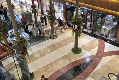 Pria Itu Selesai Menelepon, Mondar-Mandir, Jatuh dari Lantai 3 PIM 2 dan Tewas