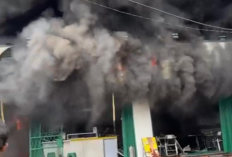 Margonda Depok ‘Membara’ Dikepung Asap saat Lebaran, Oseng Endok Kebakaran