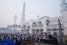 Kemarau Melanda, Ribuan Umat Islam di Pontianak Gelar Salat Minta Hujan