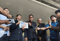 Roy Suryo Tak Mundur, Doakan Rismon yang Sudah Minta Maaf ke Jokowi