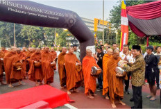 Dihadiri Menag, Pindapata Nasional 2026 Satukan 75 Bhikkhu dan 10 Ribu Umat dalam Aksi Sosial