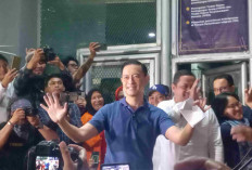 Tom Lembong Resmi Bebas, Disambut Istri dan Anies saat Keluar dari Rutan Cipinang