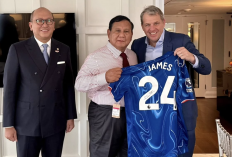 Prabowo Sumringah Dapat Jersey Reece James Langsung dari Pemilik Chelsea di Washington