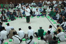 Lesehan Bareng Ratusan Kader NU di Jombang, Gus Yahya Tegaskan Jati Diri NU
