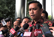 Hasto Siap Ditahan KPK, Ronny Talapessy: Kepala Tegap dan Tersenyum   