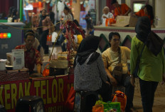 Jakarta Lebaran Fair Jadi Berkah Pedagang Kerak Telor yang Raup Keuntungan Besar