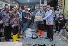 120 Orang Mengungsi Akibat Banjir di Kampung Melayu, Teguh Setyabudi Kirim Bantuan