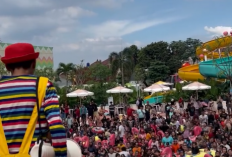 ‘Lautan Manusia’ Warga Depok Penuhi Wahana Tropikana Waterpark, Harga Mulai Rp30 Ribuan