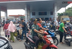 Jl Maulana Hasanudin di Kota Tangerang Macet, Imbas Warga Antri Gas LPG 3 Kg